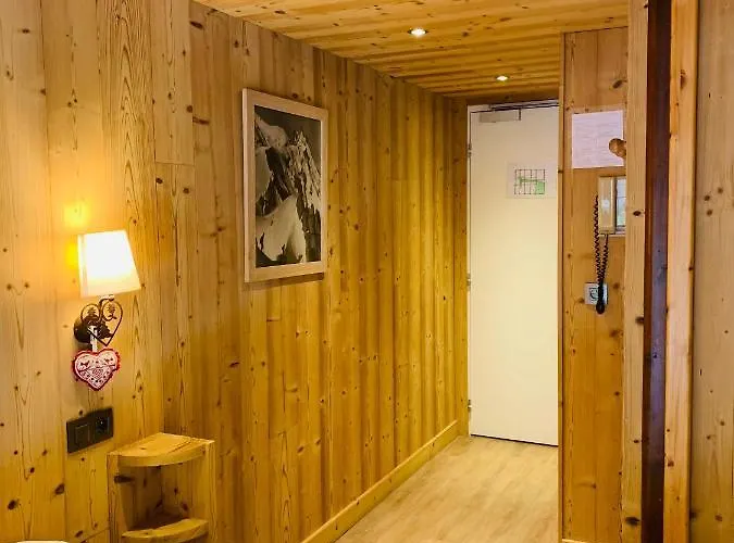 L'arveyron Open House 酒店