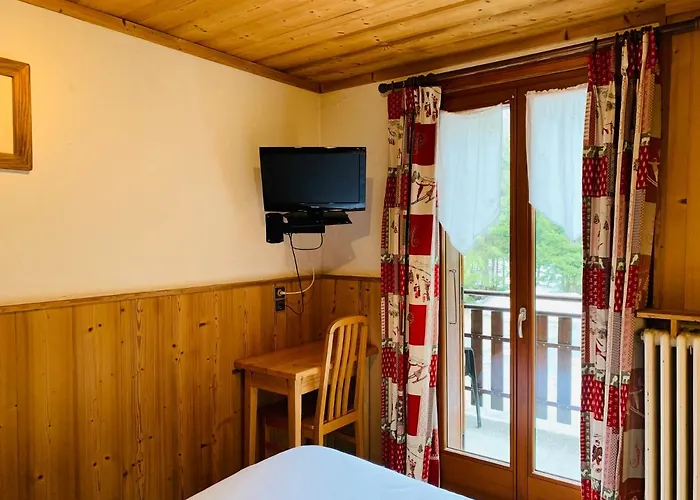 酒店 L'arveyron Open House 3*