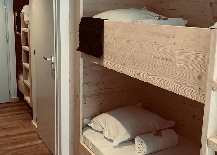 L'arveyron Open House 酒店 3*