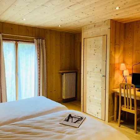 Hotel L'arveyron 3*