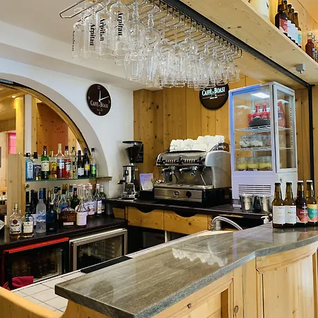 L'arveyron Open House ホテル