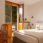 L'arveyron Open House ホテル 3*